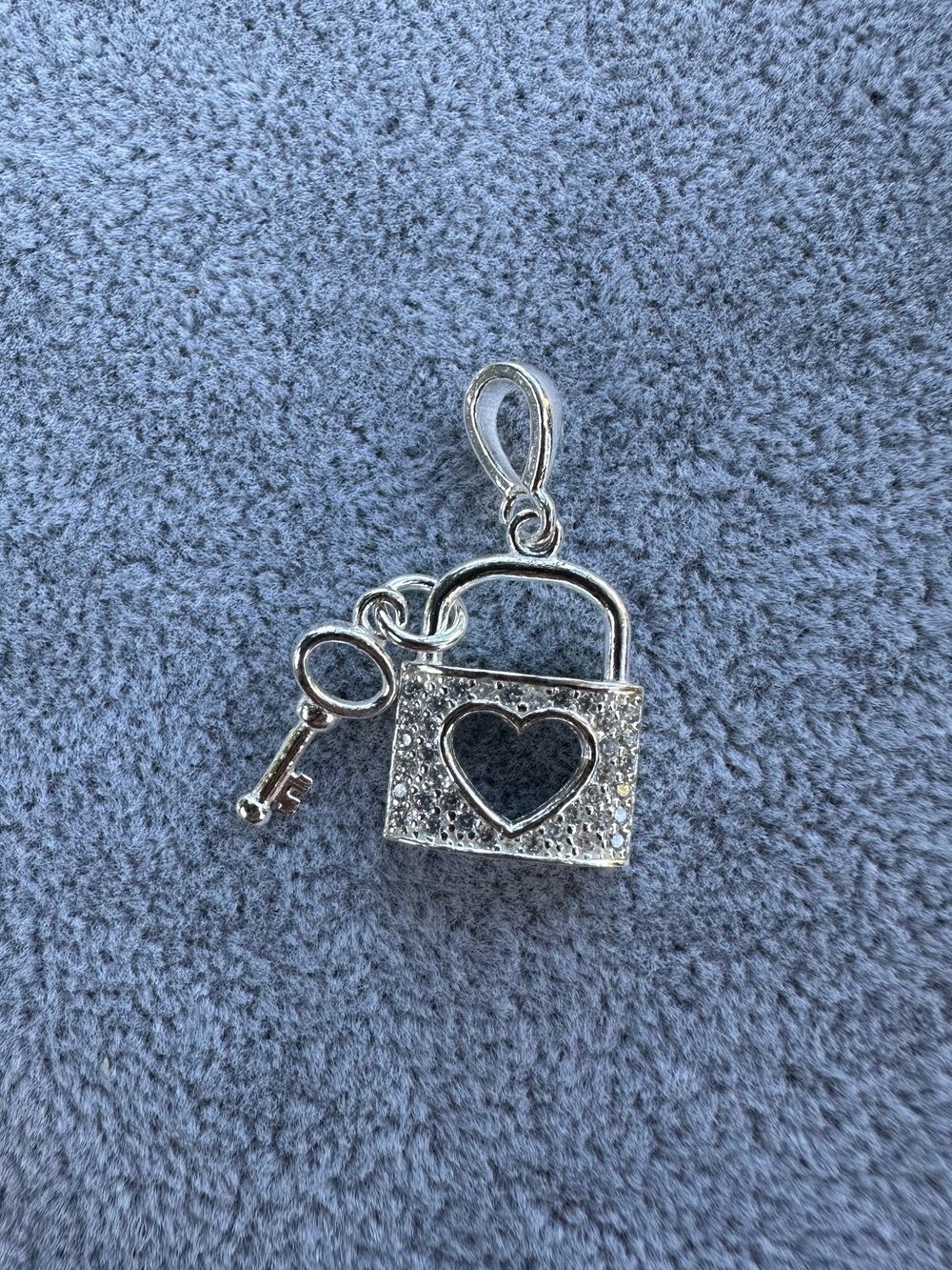 New 925 Italy Sterling Silver Heart Padlock & Key Charm Pendant - Silver